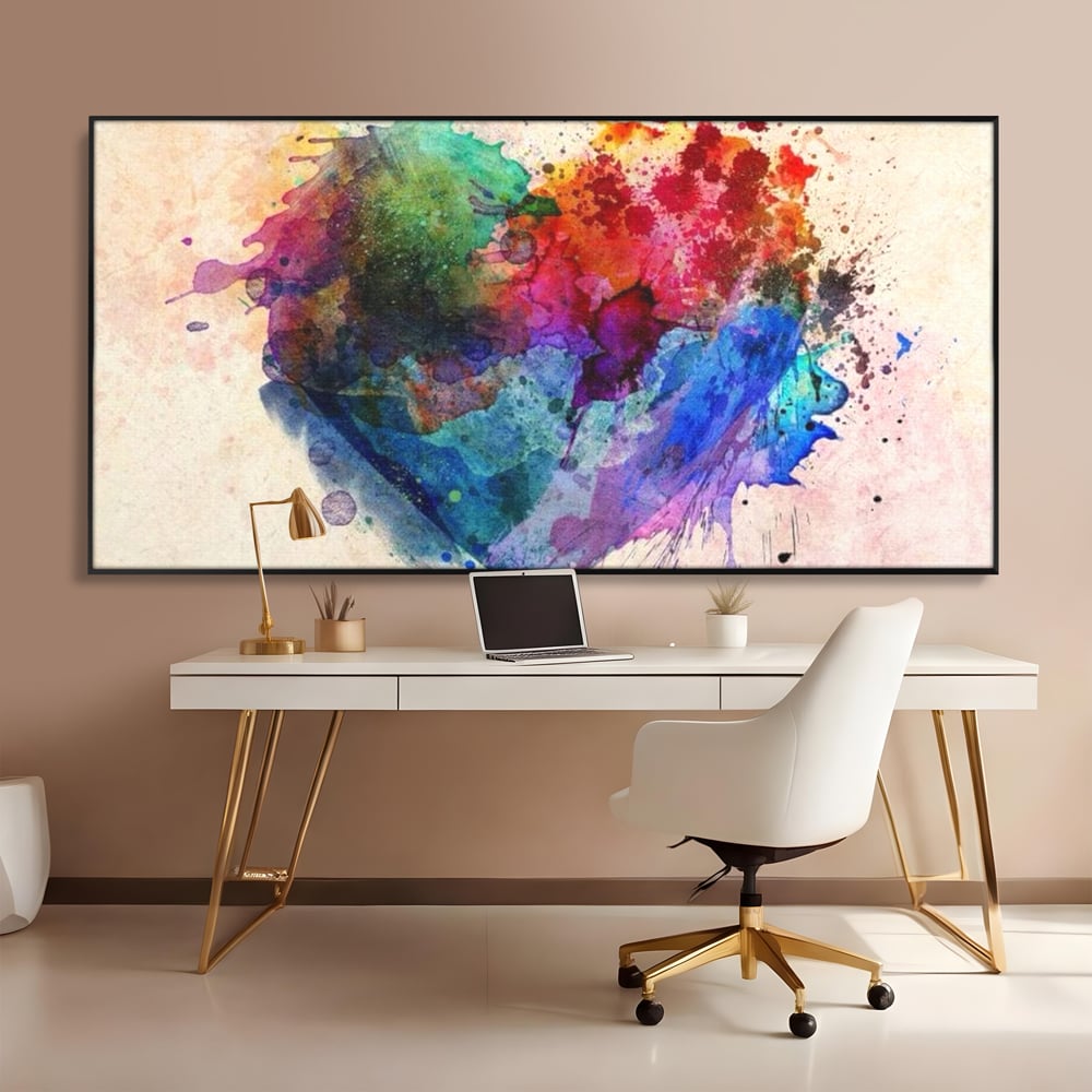 Tablou canvas cu tablou canvas cu inima colorata, in rama de aluminiu negru, pe perete intr-un birou